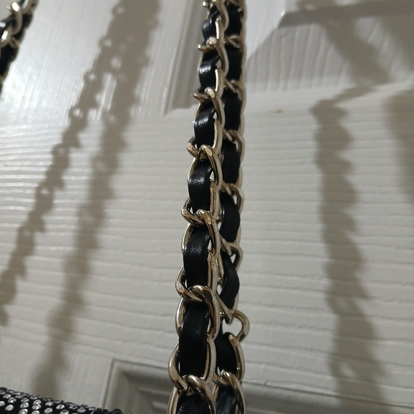 Fashion Shoulder Bag - Picture 8 of 14